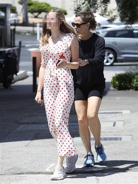 violet affleck height|Violet Affleck Is Taller Than Her Mom Jennifer Garner On。